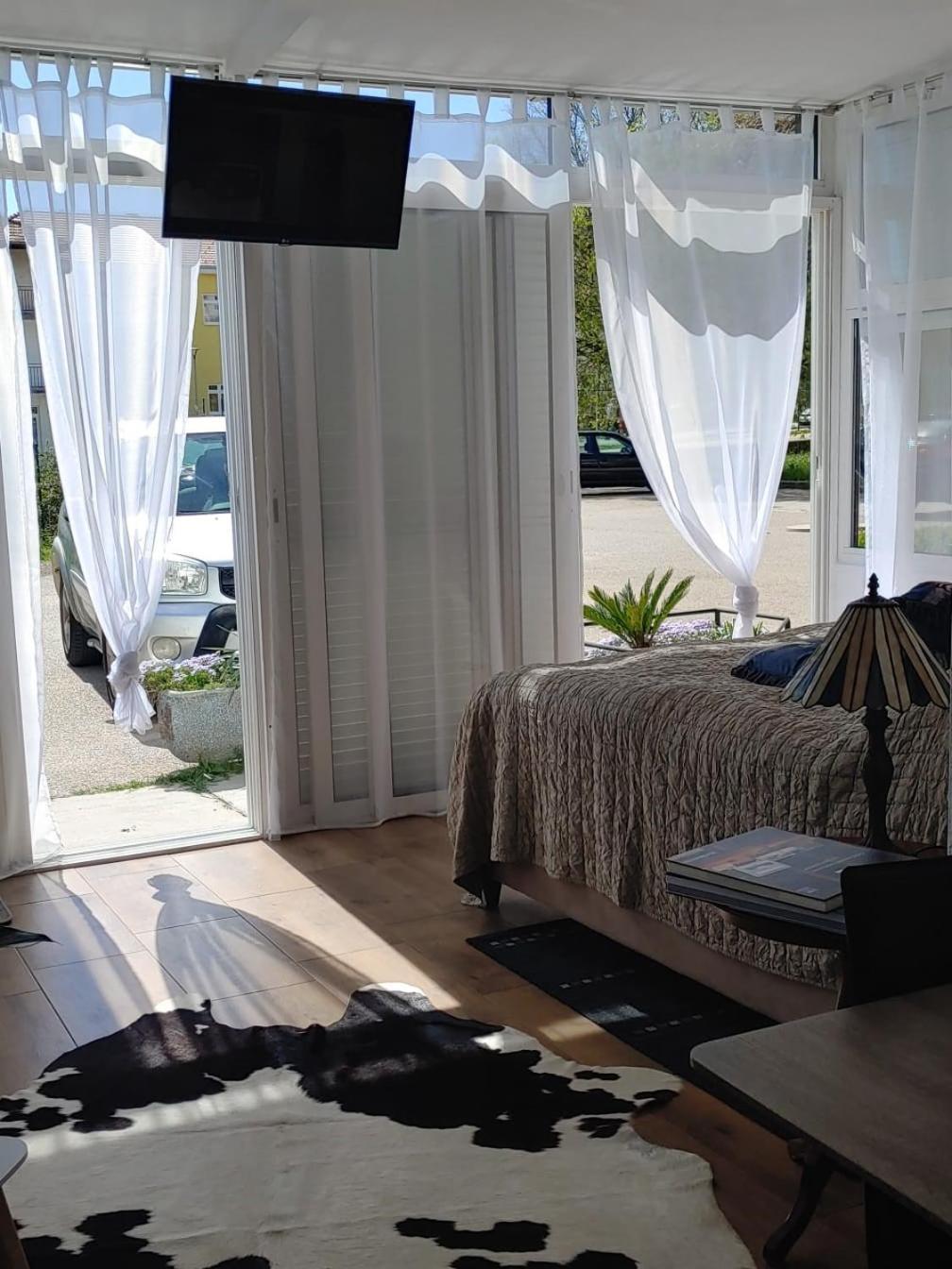 Apartamento Piccolo Knin Exterior foto