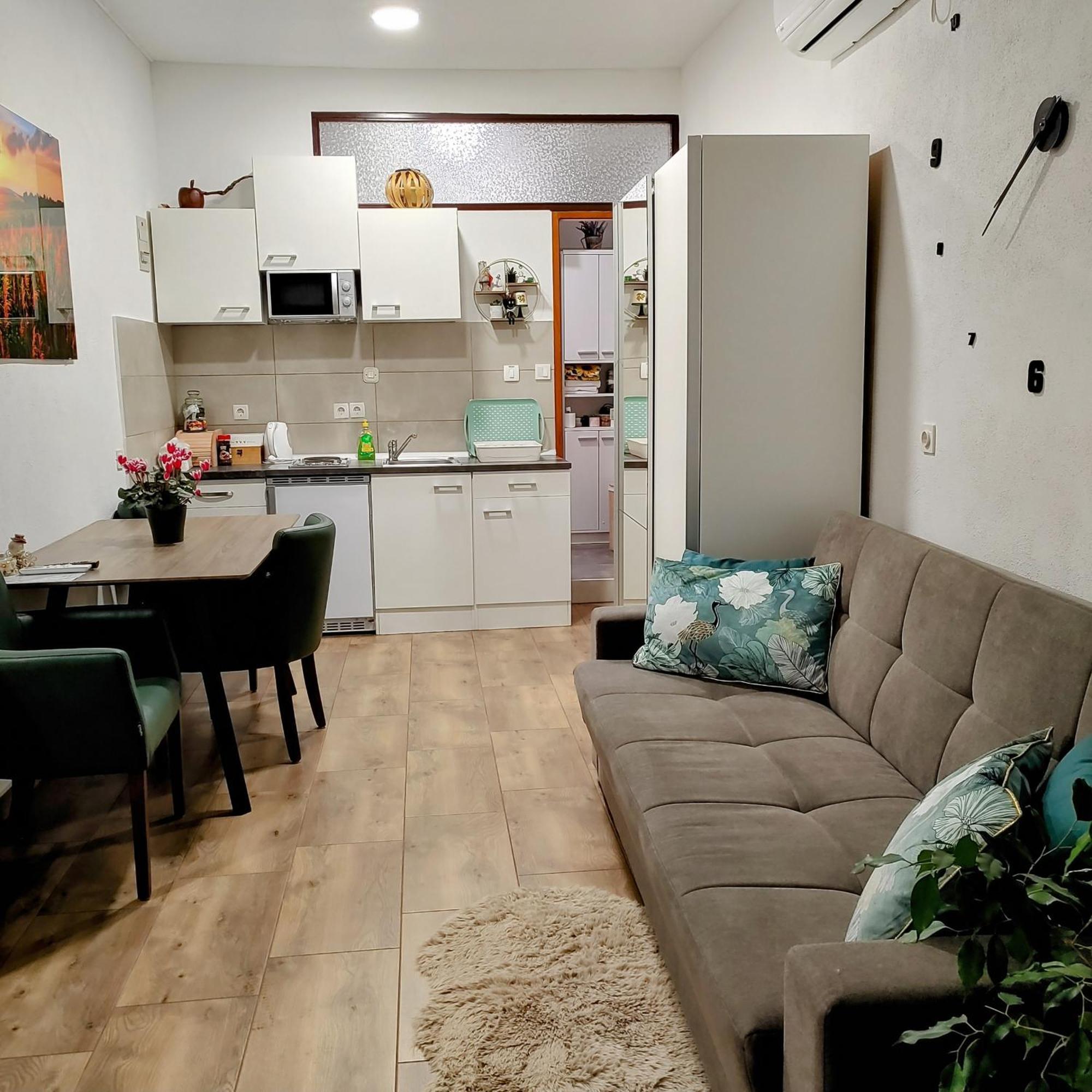 Apartamento Piccolo Knin Exterior foto